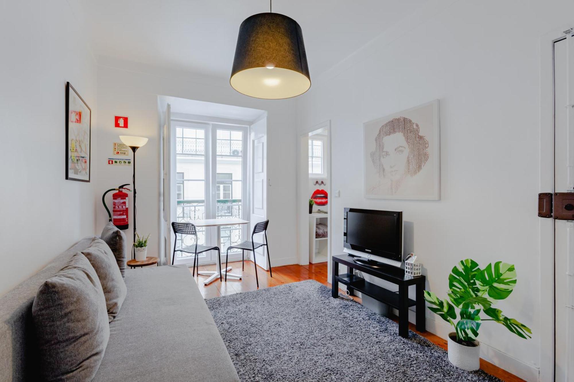 Visit Lisbon 4Fun - Anjos Apartment Bagian luar foto