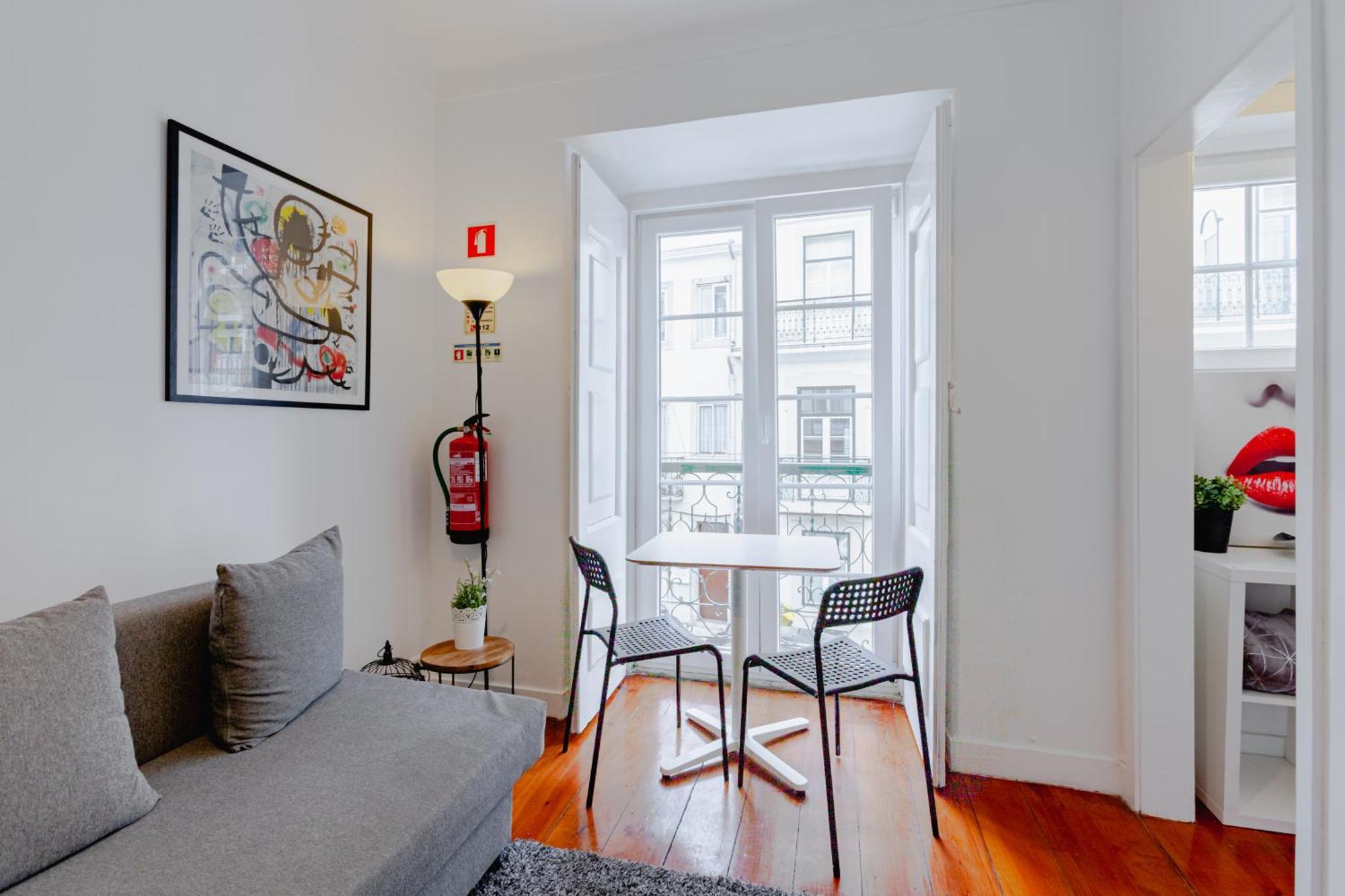 Visit Lisbon 4Fun - Anjos Apartment Bagian luar foto
